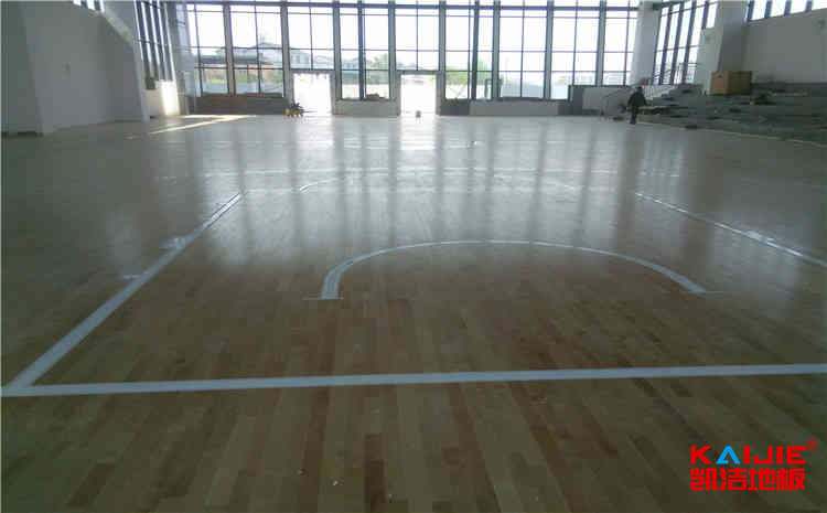 羽毛球館運動地板鋪設方法