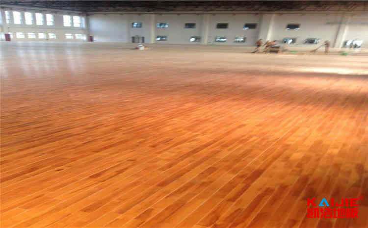 室內籃球場地板的縫隙尺寸