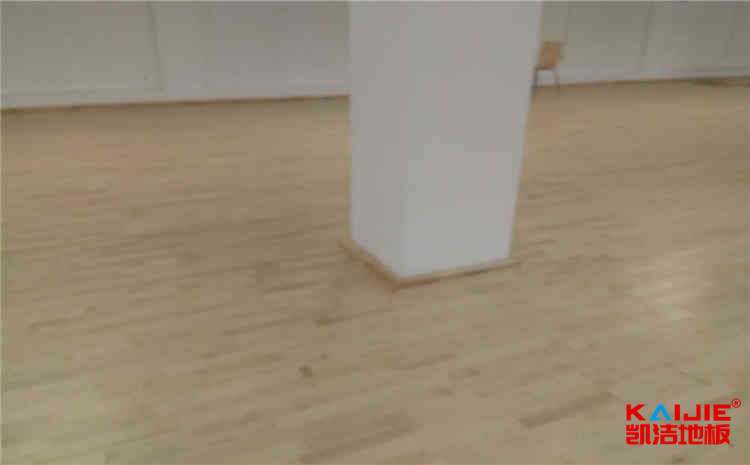籃球館木地板