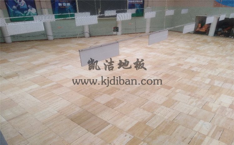 湖北武漢體育中心運(yùn)動木地板項(xiàng)目-凱潔實(shí)木運(yùn)動地板廠家