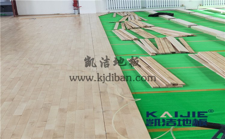 內(nèi)蒙古鄂倫春旗大楊樹林業(yè)局全民健身中心木地板案例